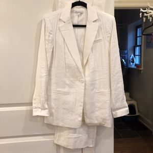 Brand New Unworn CAbi White Linen Suit sz 2/4